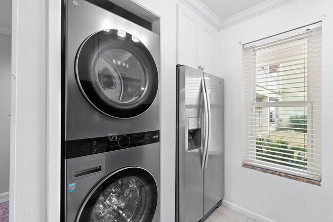 Building Photo - 300 Gulf Shore Dr