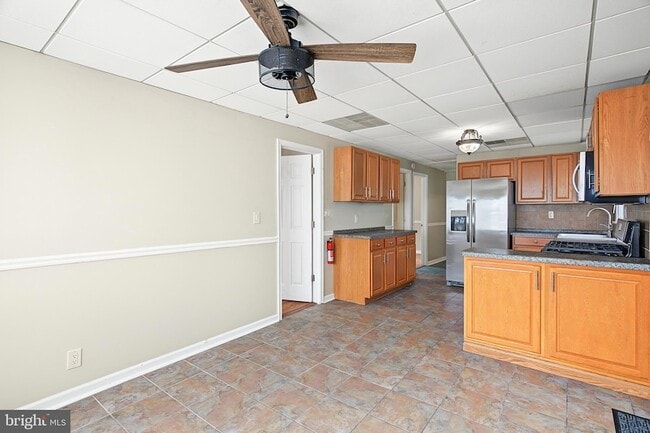 Building Photo - 137 E Susquehanna Dr