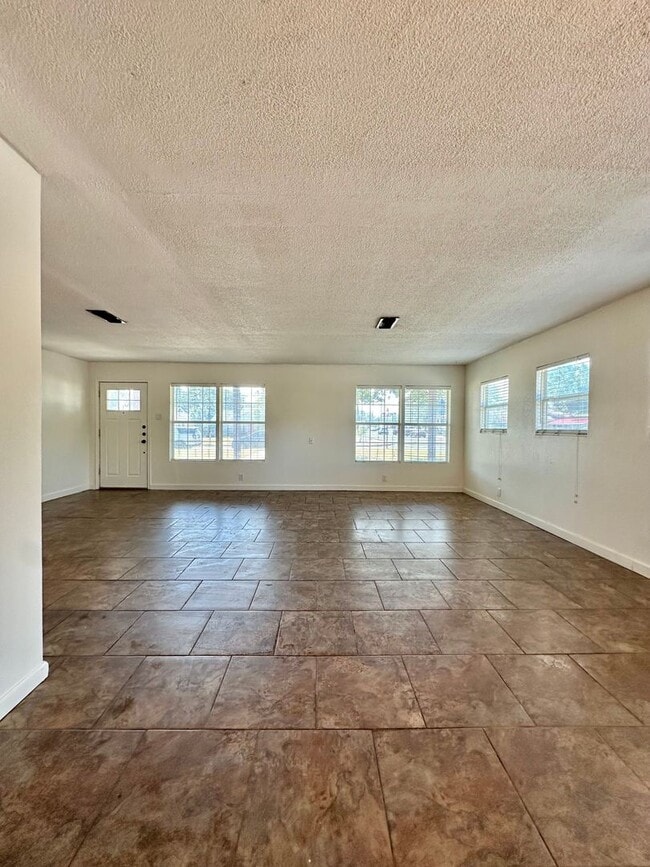 Building Photo - COMING SOON - Large 4 Bedroom Santa Rita H...