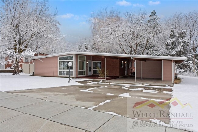 Primary Photo - Recently Remodeled 3 bed 2 Bath Home in Ogden