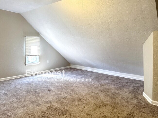 Building Photo - 3037 Blackridge Ave