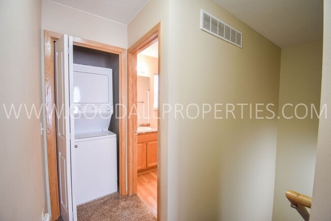 Building Photo - FALL SPECIAL!! Reduced $225 to $1495 !!! 2...