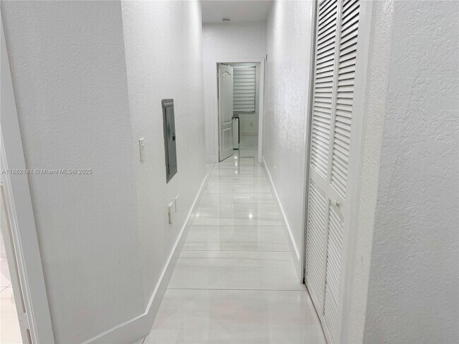 Building Photo - 4351 SW 160th Ave