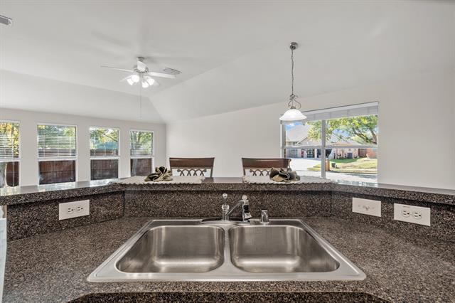 Building Photo - 6005 Parkplace Dr