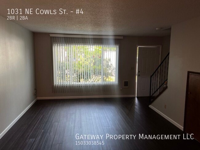 Building Photo - 1031 NE Cowls St