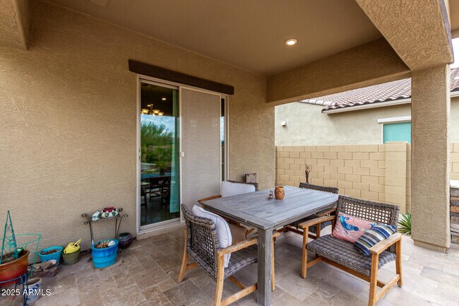 Building Photo - 17826 W Gold Poppy Way