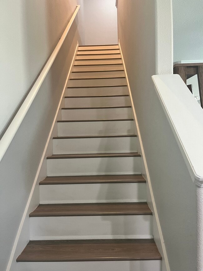 Building Photo - 2819 Lantern Hill Ave