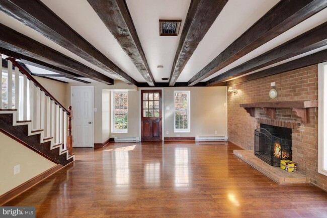 Building Photo - 41788 Stumptown Rd