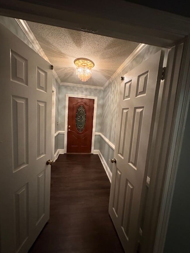 Building Photo - 2807 Westbrooke Dr