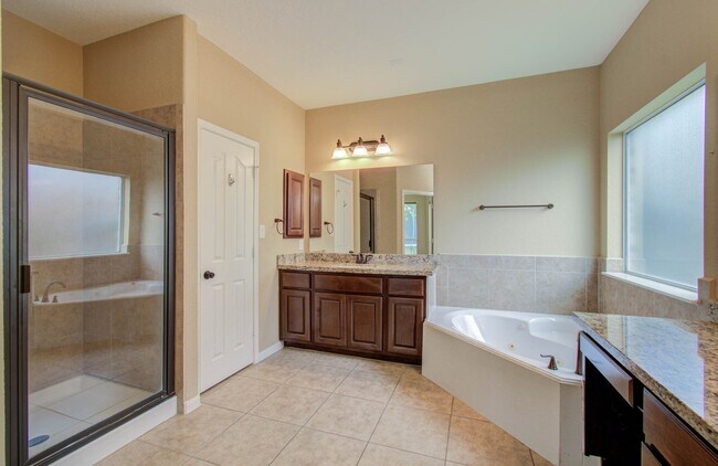 Building Photo - 21331 Parham Cir