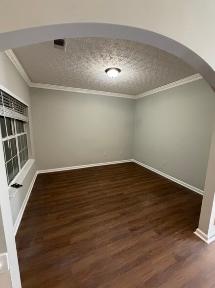 Building Photo - 421 Concord Cir