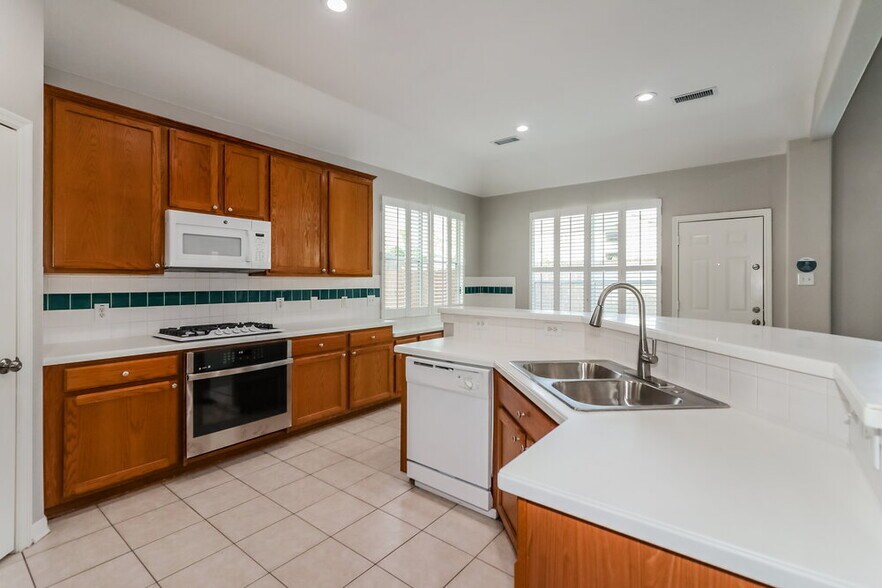 Building Photo - 5411 Upland Brook Ln