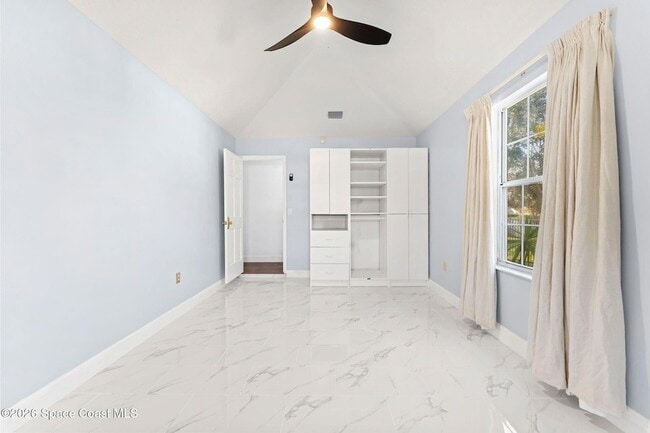 Building Photo - 662 Rossmoor Cir