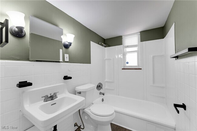 Building Photo - 251 E 200th St