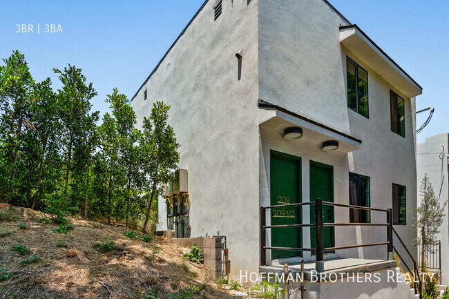 Building Photo - 209 Lucas Ave