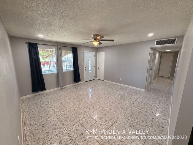 Building Photo - 301 N 3rd St