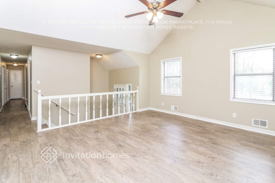 Building Photo - 813 Emerald Falls