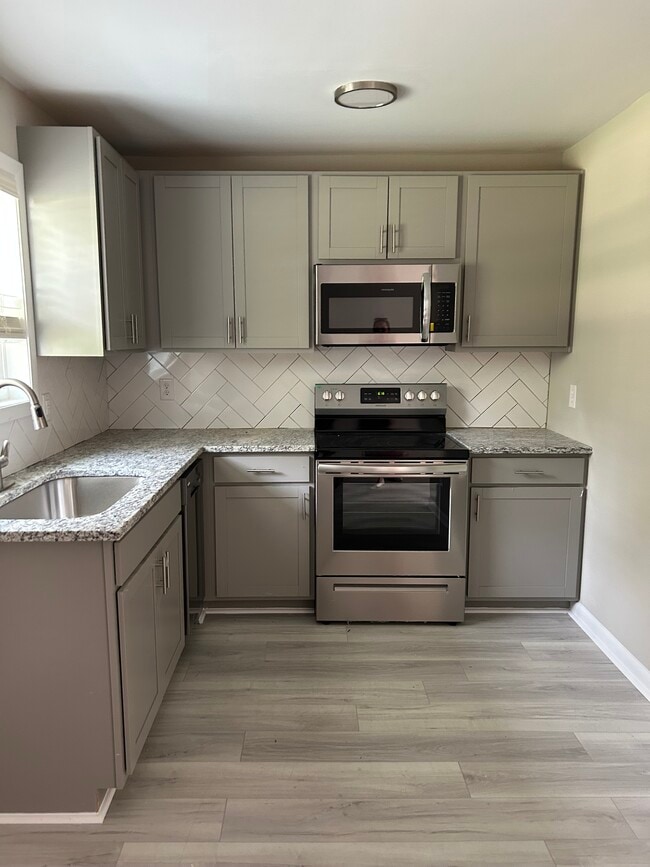 Building Photo - Shenandoah Townhomes