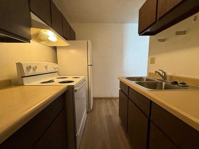 Interior Photo - 445 California St