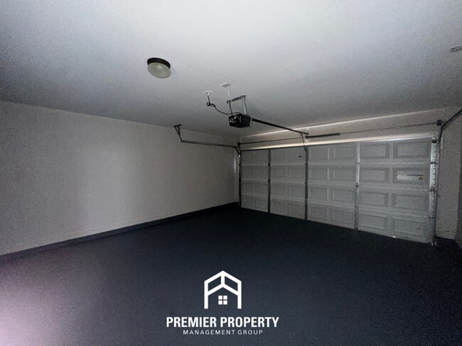 Building Photo - 6942 Lagrange Grove Dr