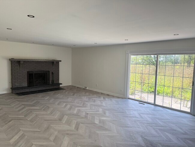 Building Photo - 17800 Wolf Rd