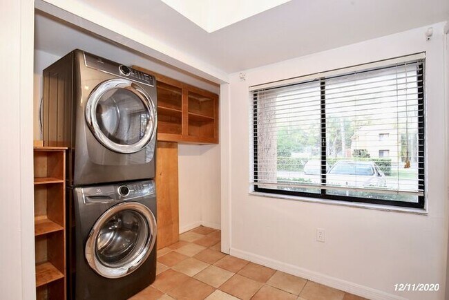 Building Photo - 5848 Windhover Dr