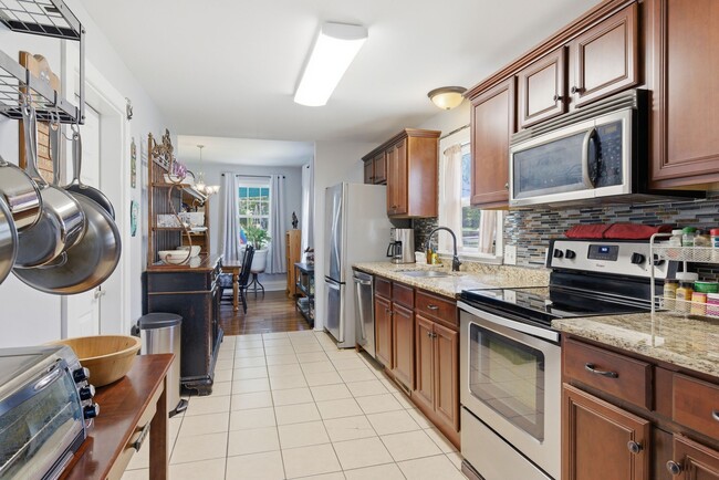 Building Photo - 1008 Stainback Ave