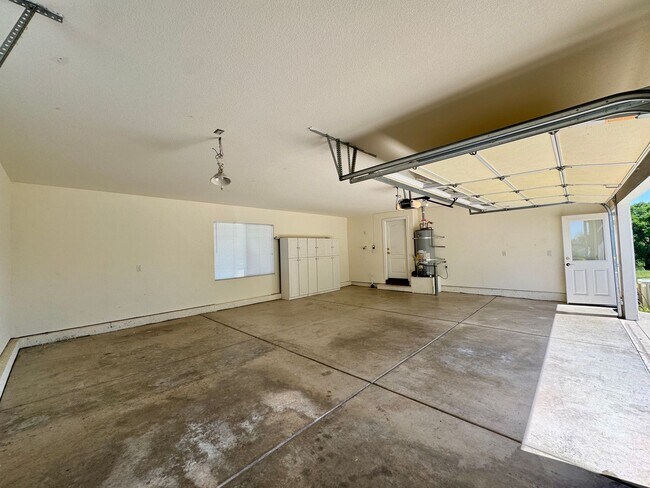 Building Photo - 6255 Peacock Way