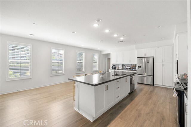 Building Photo - 120 Novel