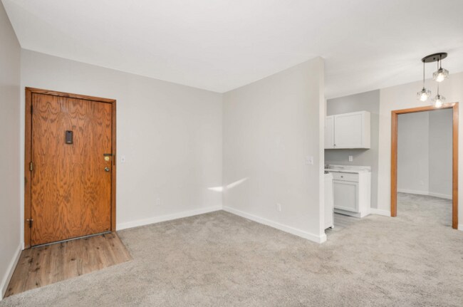 Building Photo - 3212 Fremont Ave S