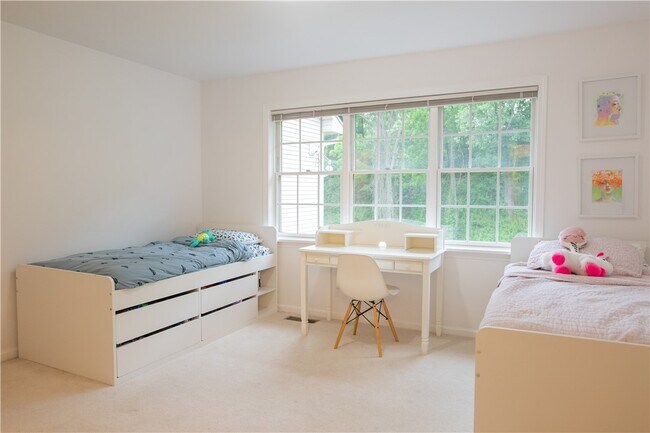 Building Photo - 52 Meadow Cove Rd