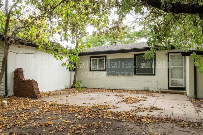 Building Photo - 1716 N Harvard Ave