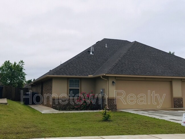 Primary Photo - 11204 NW 114th St