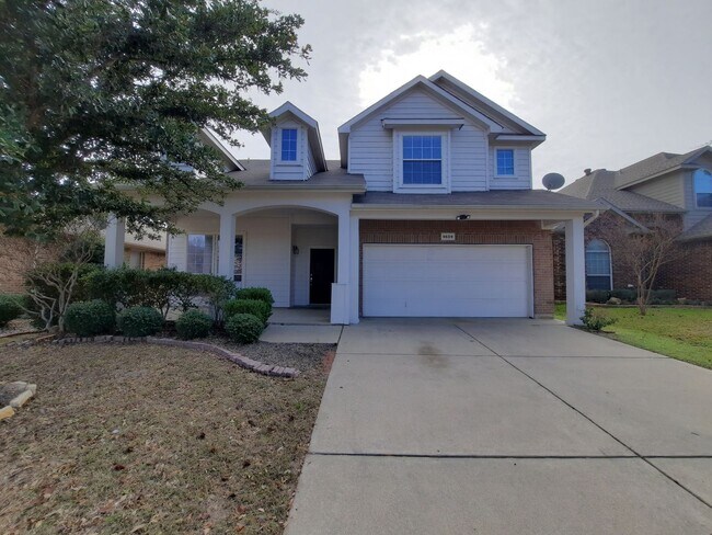 Building Photo - Available now ready for immediate move in