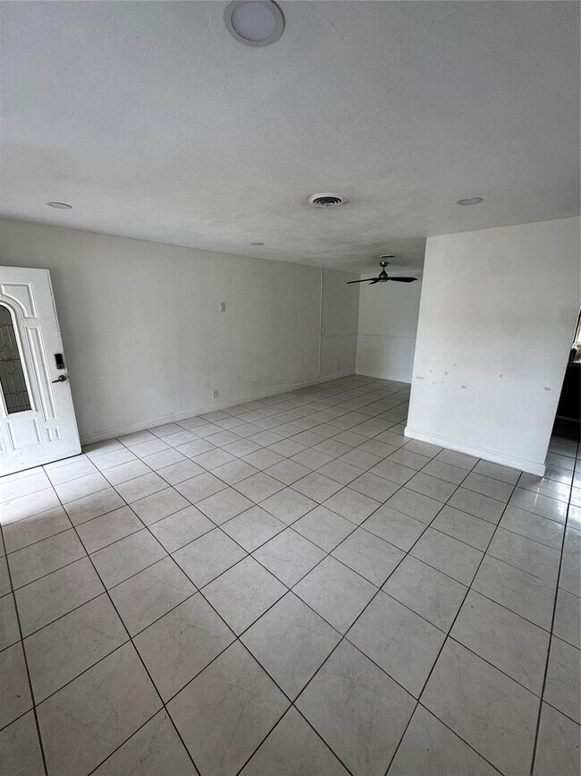 Building Photo - 1020 Indiana Ave