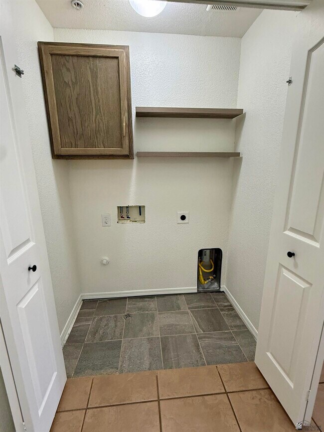 Building Photo - 3108 S Ragen Dr