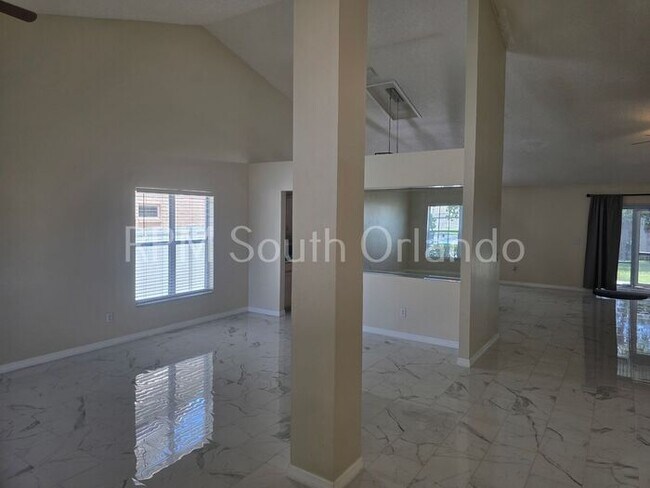 Building Photo - Herons Cove