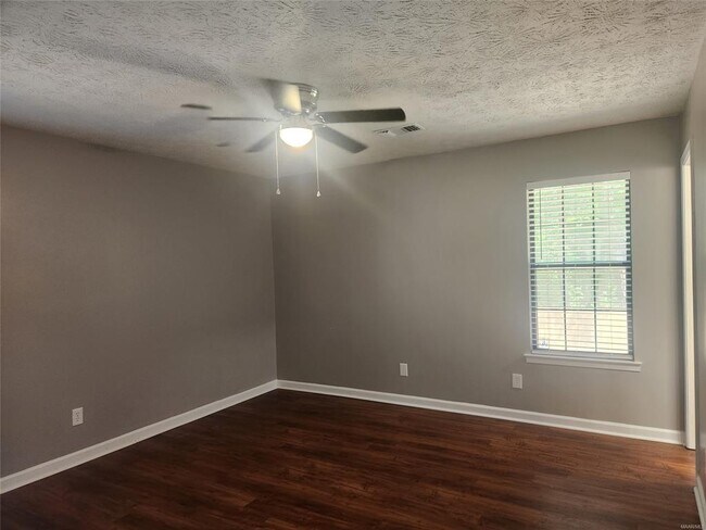 Building Photo - 1214 Camellia Woods Ct