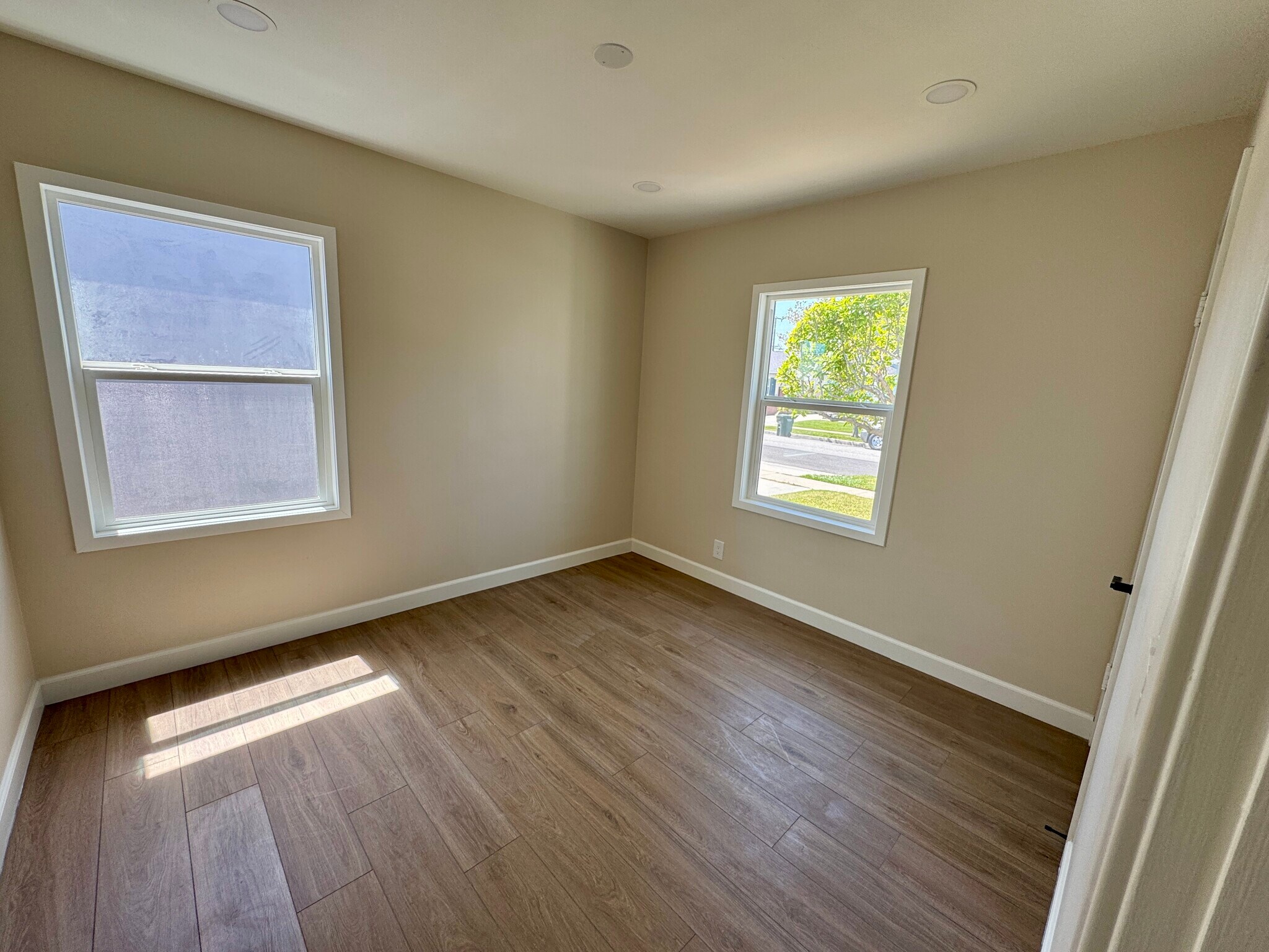 Front Bedroom - 5516 Pepperwood Ave