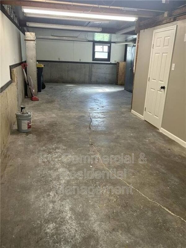 Building Photo - 7809 NE San Rafael Dr