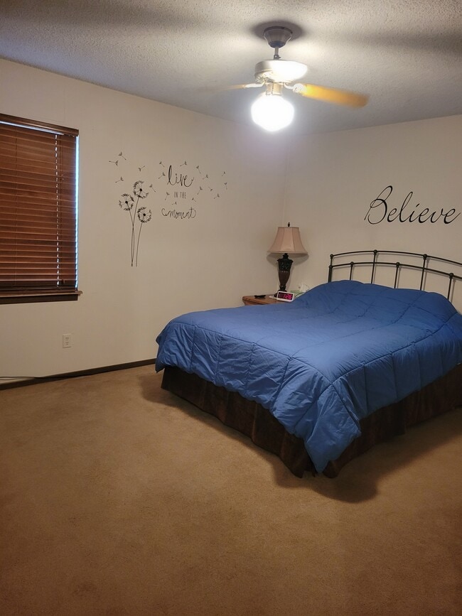 Building Photo - 2801 SW Prairie Rd