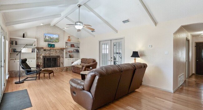 Building Photo - 4611 Cedargrove Dr