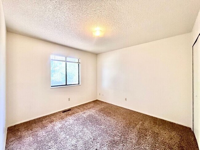 Building Photo - 3 Bedroom Home in SW Loveland!