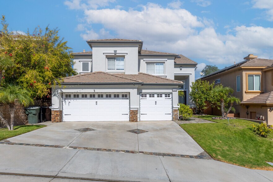 Building Photo - 8755 E Garden View Dr