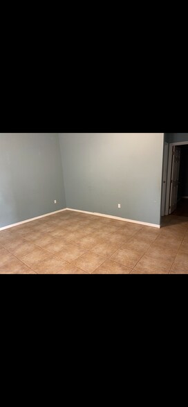 Building Photo - 4892 Erin Ln