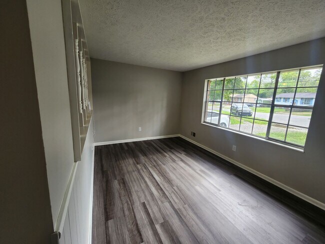 Building Photo - 10210 Nola Dr