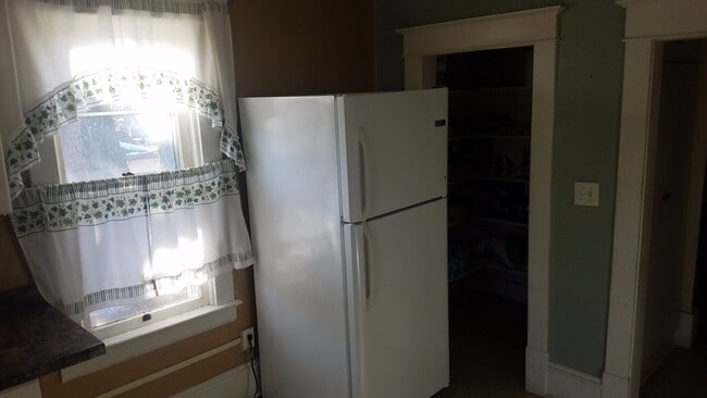Building Photo - Willmar 2/1 Upper apt available.  Great lo...