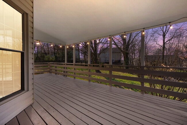 Building Photo - *RESERVED - Contact Us to Submit A Backup App!* Fully Renovated 4BR/2.5BA Gem in Sought-After Ben...