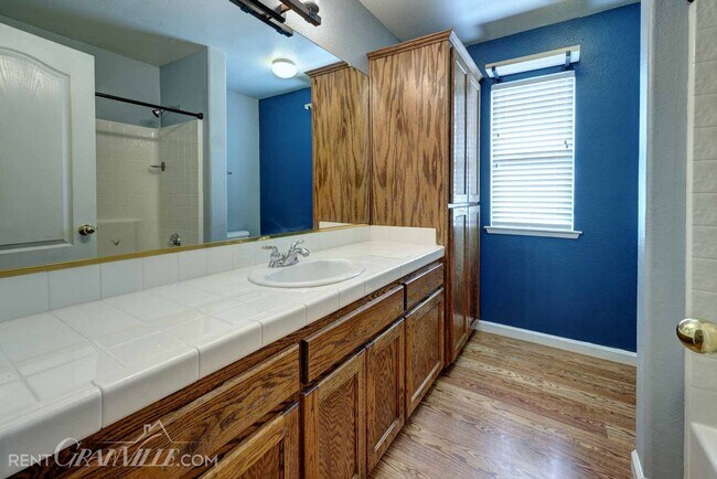 Building Photo - Granville Realty Rental Home