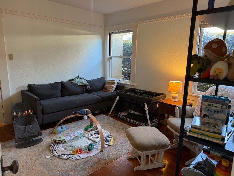 Building Photo - 588 S 15th St